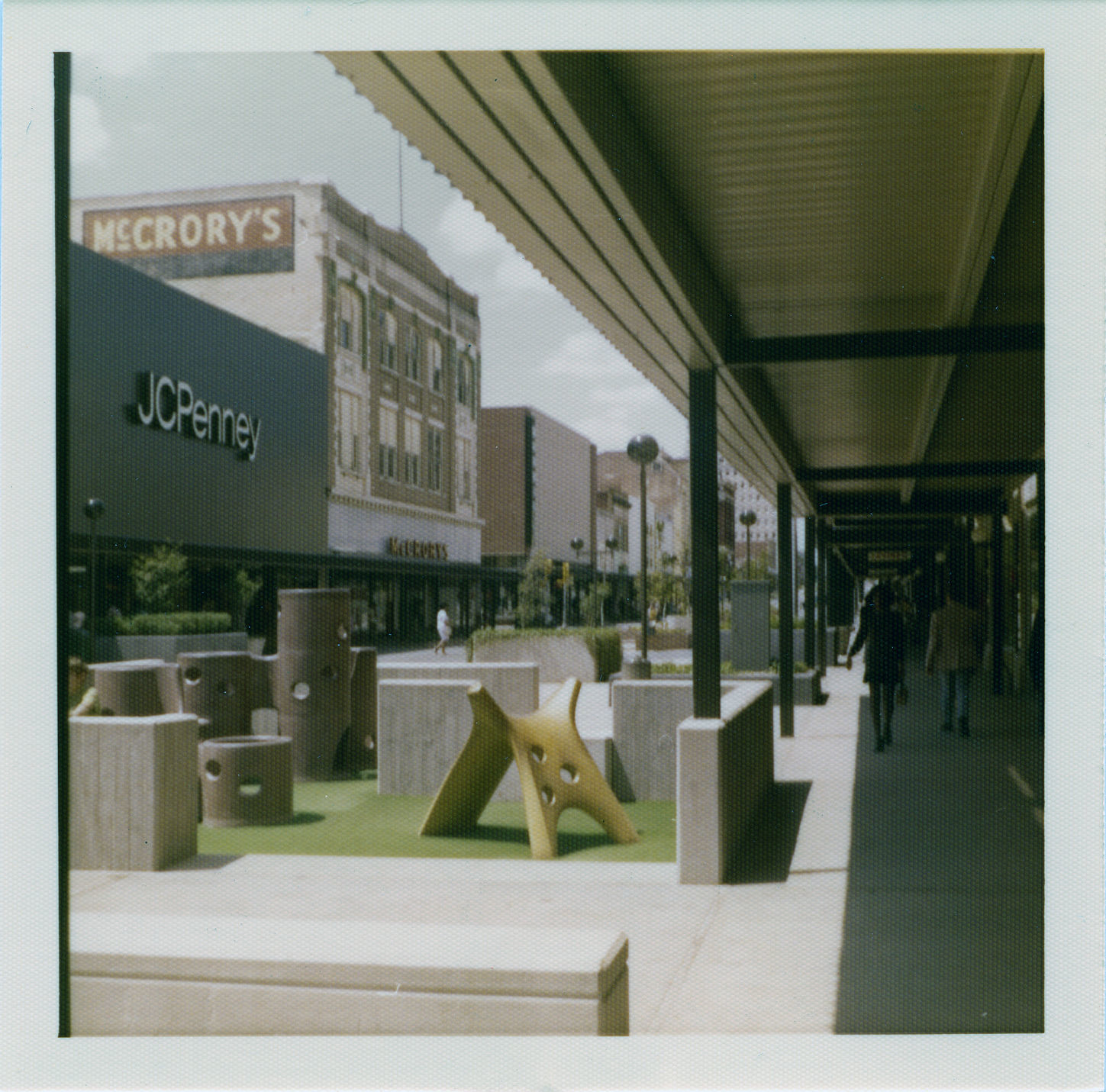 Austin Ave mall